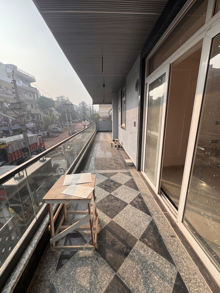 Balcony, srishti-greenfield-homes 4 Bedroom 3100 Sq.Ft. Builder Floor In Green Fields Colony Faridabad 8133730