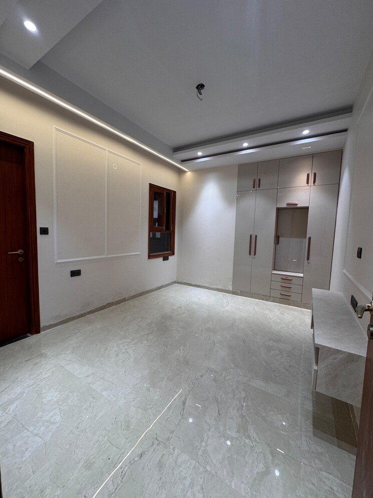 Room, srishti-greenfield-homes 4 Bedroom 3100 Sq.Ft. Builder Floor In Green Fields Colony Faridabad 8133730