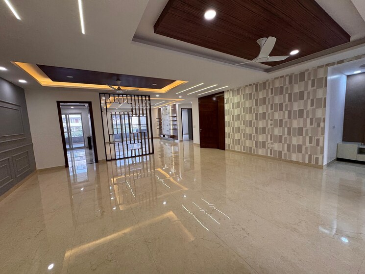  Parking, srishti-greenfield-homes 4 Bedroom 3100 Sq.Ft. Builder Floor In Green Fields Colony Faridabad 8133730