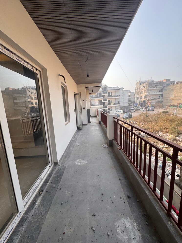 Balcony, srishti-greenfield-homes 4 Bedroom 3100 Sq.Ft. Builder Floor In Green Fields Colony Faridabad 8133730