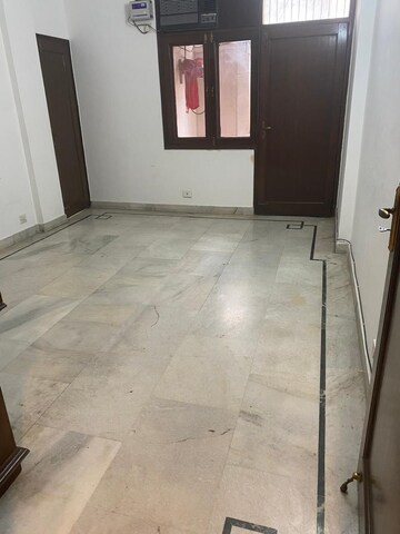 Room in 4 BHK Builder Floor at Saket – for Rent