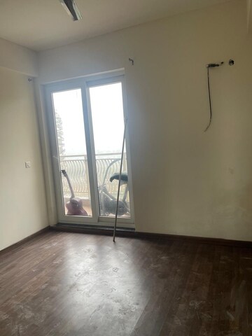 Room in 3 BHK Apartment at BPTP Terra, Sector 37d – for Rent