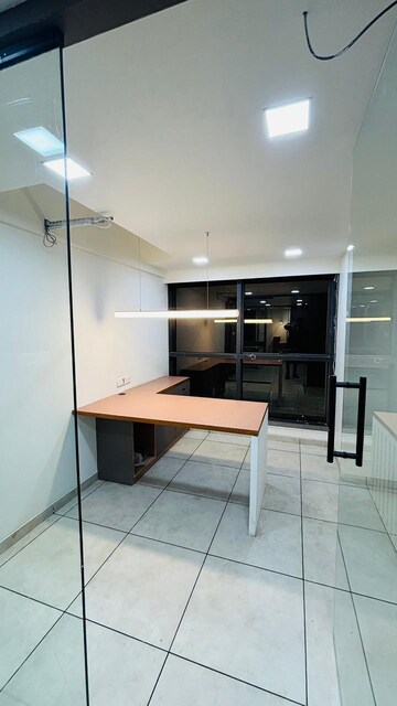  Office Space For Rent in Makarba