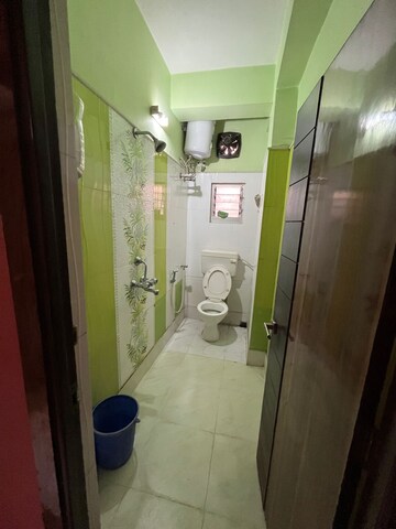 Bathroom in 3 BHK Apartment at Dilshad Garden – for Rent