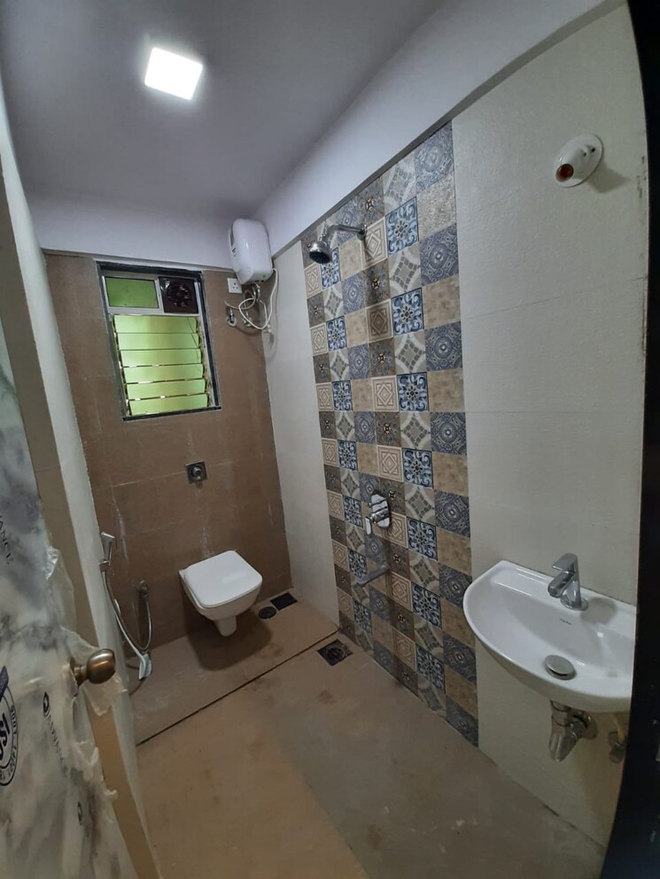 Bathroom, shivshankar-shivram-palladium 1 Bedroom 430 Sq.Ft. Apartment In Bhandup West Mumbai 8133787