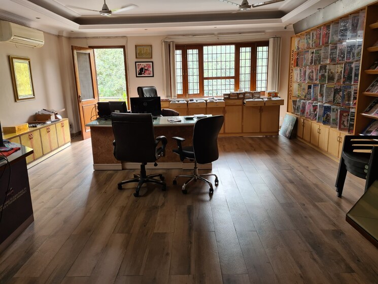 Living Room, saket 4 Bedroom 300 Sq.Yd. Apartment In Saket Delhi 8133907