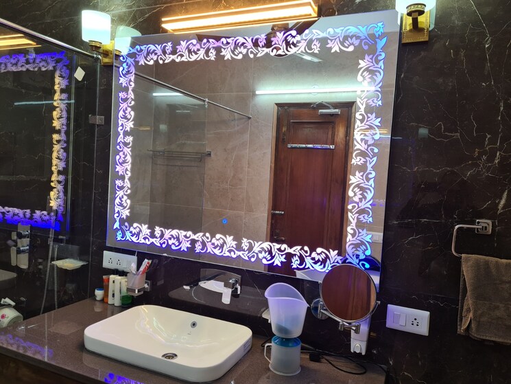Bathroom, saket 4 Bedroom 300 Sq.Yd. Apartment In Saket Delhi 8133907