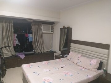 Bedroom in 3 BHK Apartment at Windermere CHS Andheri West, Andheri West – for Rent
