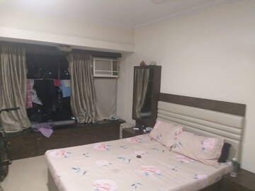 Bedroom in 3 BHK Apartment at Windermere CHS Andheri West, Andheri West – for Rent