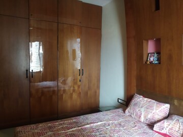 Room in 3 BHK Apartment at Windermere CHS Andheri West, Andheri West – for Rent