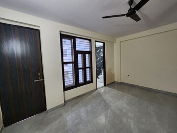 Room in 3 BHK Apartment at Sector 57 – for Rent