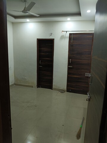 Room in 3 BHK Builder Floor at Peer Mucchalla – for Rent