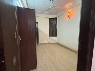 Room in 1 BHK Builder Floor at Saket – for Rent
