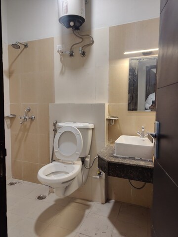 Master Bedroom in 2.5 BHK Apartment at Gulshan Botnia, Sector 144 – for Rent
