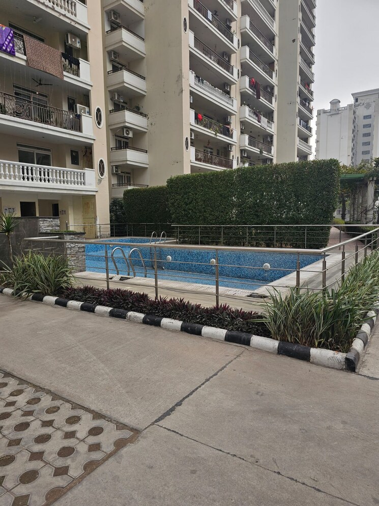 Swimming Pool, la-prisma 3 Bedroom 1610 Sq.Ft. Apartment In Dhakoli Zirakpur 8133878