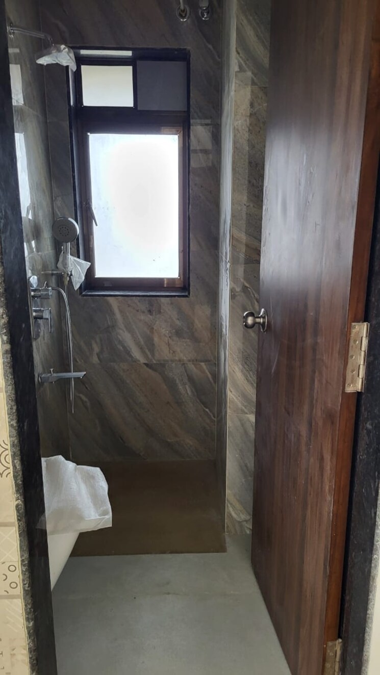 Bathroom, magnum-tower 3 Bedroom 1400 Sq.Ft. Apartment In Parel Mumbai 8134026