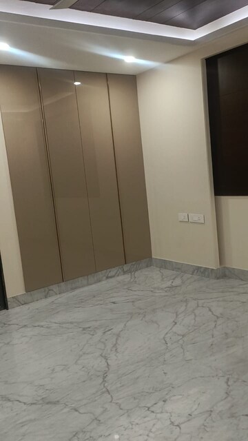 Room in 4 BHK Builder Floor at Greater Kailash I – for Rent