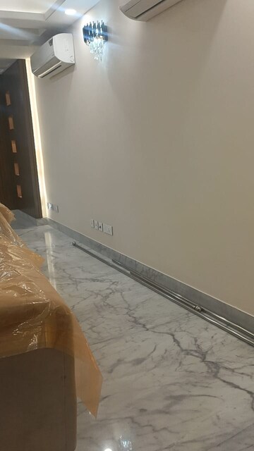 Room in 4 BHK Builder Floor at Greater Kailash I – for Rent