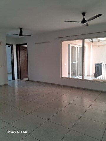 Room in 3 BHK Apartment at Motiaz Royal Citi, Ambala Highway – for Rent