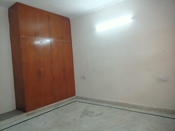 Room in 3 BHK Apartment at Sector 46 – for Rent
