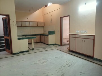 Room in 3 BHK Apartment at Sector 46 – for Rent