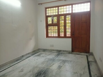 Room in 3 BHK Apartment at Sector 46 – for Rent