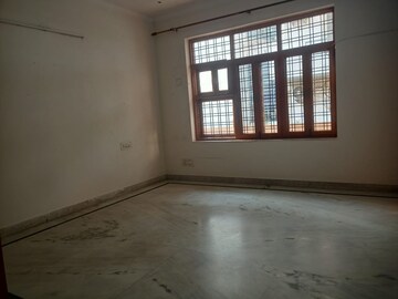 Room in 3 BHK Apartment at Sector 46 – for Rent