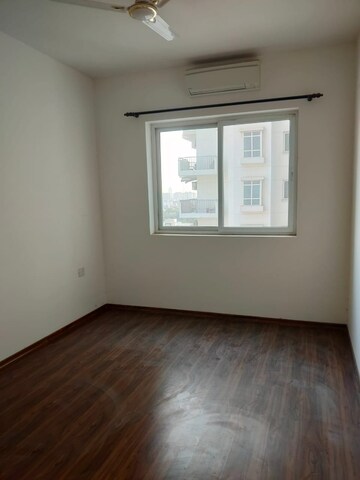 Room in 3 BHK Apartment at Emaar The Palm Drive-The Premier Terraces, Sector 66 – for Sale
