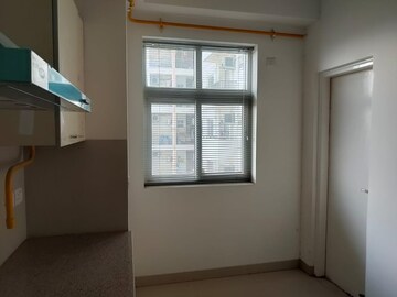 Room in 3 BHK Apartment at Emaar The Palm Drive-The Premier Terraces, Sector 66 – for Sale
