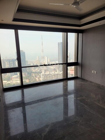 Room in 4 BHK Apartment at Lodha Parkside, Worli – for Rent