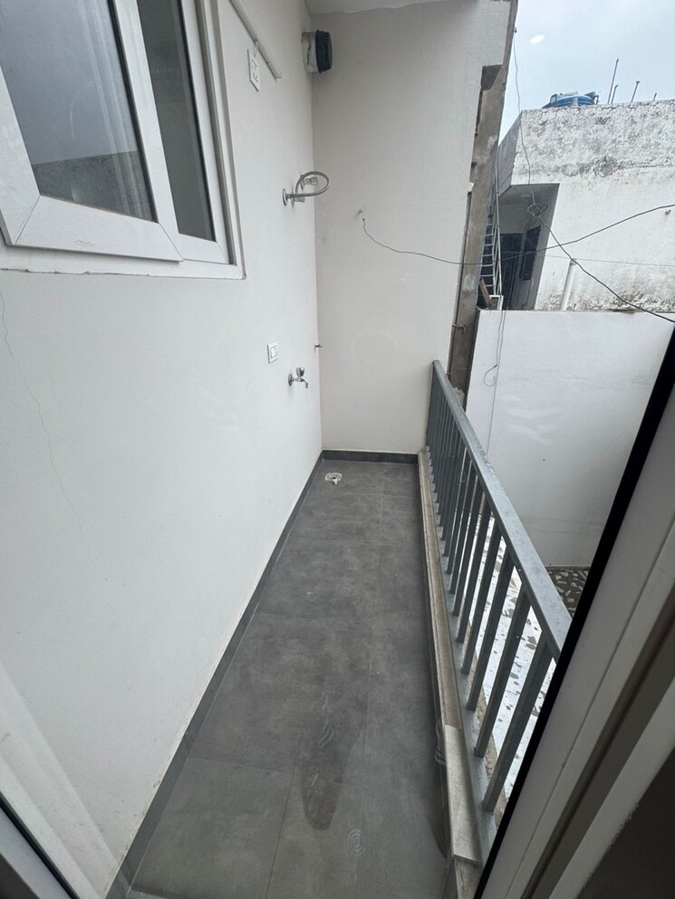 Balcony, ghazipur 3 Bedroom 1200 Sq.Ft. Builder Floor In Ghazipur Zirakpur 8134134