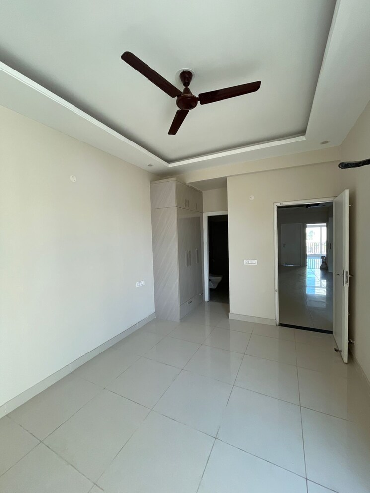 Room, ghazipur 3 Bedroom 1200 Sq.Ft. Builder Floor In Ghazipur Zirakpur 8134134