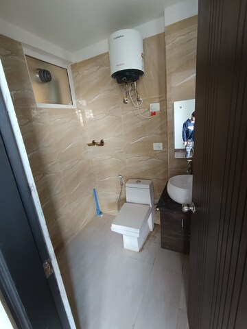 Bathroom in 1 BHK Builder Floor at DLF Galleria Market, Sector 28 – for Rent