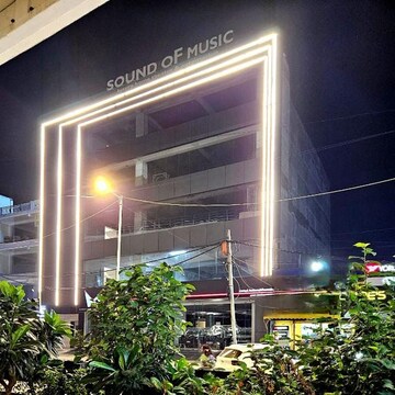  Showroom – Exterior View View at Arjan Garh - for Rent