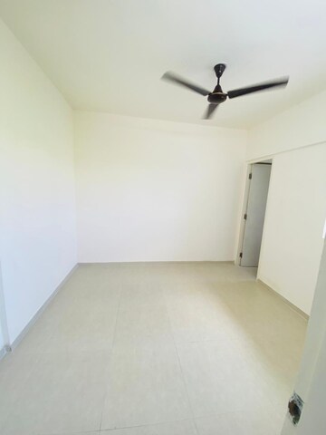 Room in 2 BHK Apartment at Runwal Primrose, Dombivli East – for Rent