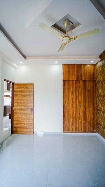Room in 2.5 BHK Apartment at Aerocity – for Sale