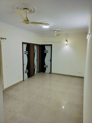 Room in 2 BHK Independent House at RWA Apartments Sector 52, Sector 52 – for Rent