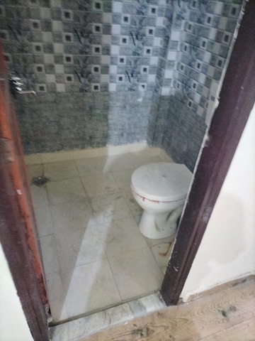 Bathroom in 1 BHK Apartment at Vasundhara Sector 1 – for Rent