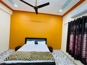 Bedroom in 6+ BHK Independent House at Gomti Nagar – for Rent