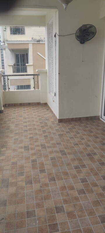 Room in 3.5 BHK Apartment at MI Rustle Court, Gomti Nagar – for Rent