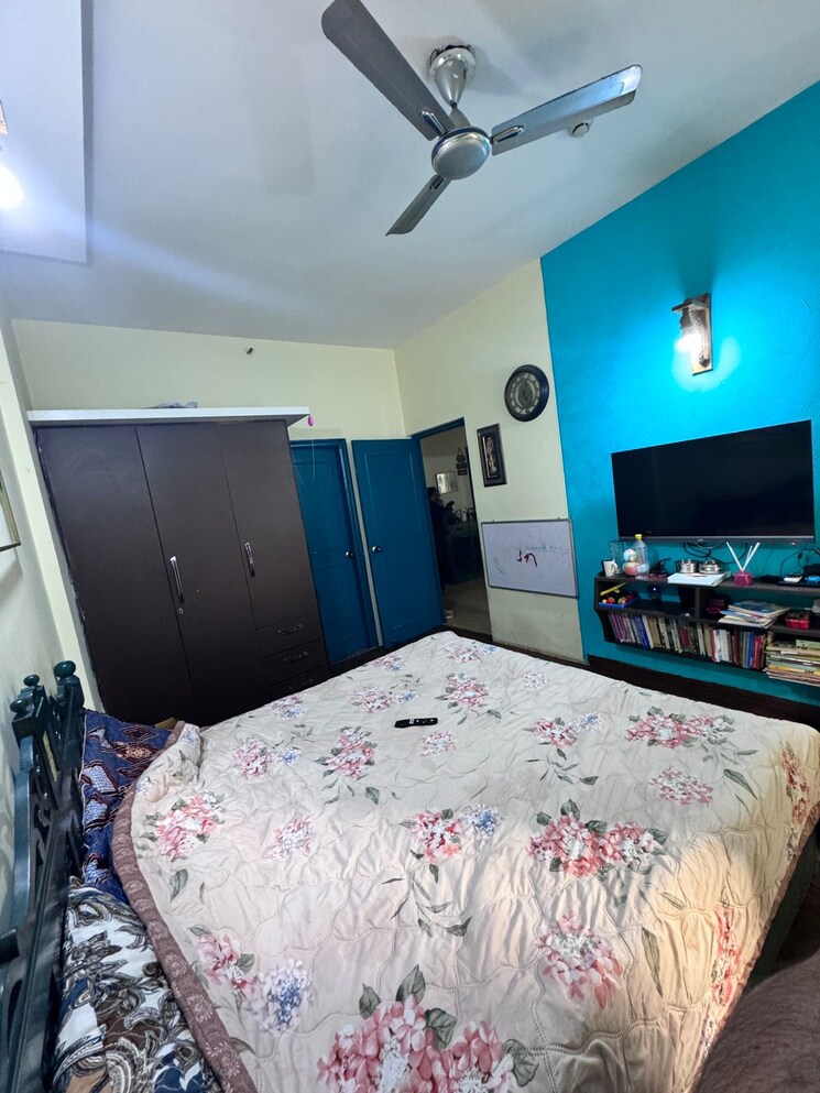 Bedroom, mahagun-moderne 2.5 Bedroom 1230 Sq.Ft. Apartment In Sector 78 Noida 8134497