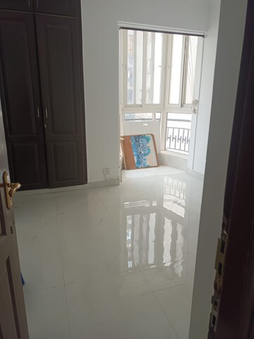 Room in 3 BHK Apartment at Uttam Nagar – for Sale
