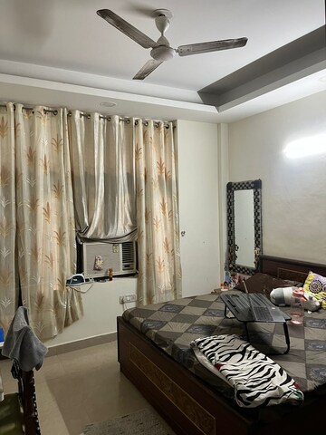 Living Room in 1 BHK Builder Floor at DLF Mega Mall, Sector 28 – for Rent