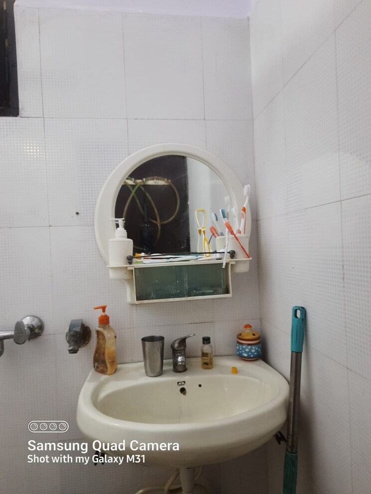 Bathroom, rajendra nagar 2 Bedroom 1050 Sq.Ft. Builder Floor In Rajendra Nagar Ghaziabad 8134611