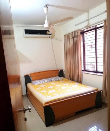 Bedroom in 2 BHK Apartment at Bandra West – for Rent