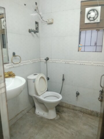 Bathroom in 3 BHK Apartment at Sector 22 Dwarka – for Rent