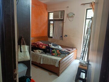 Furnished Amenities in 4 BHK Builder Floor at Nirman Vihar – for Rent