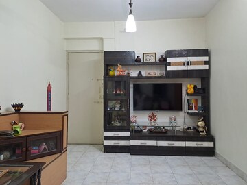 Furnished Amenities in 2 BHK Apartment at Asmita Mogra CHS, Andheri East – for Rent