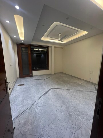 Bedroom in 4 BHK Builder Floor at Dlf Cyber City, Sector 24 – for Rent