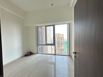 Room in 3 BHK Apartment at Piramal Aranya, Byculla – for Rent